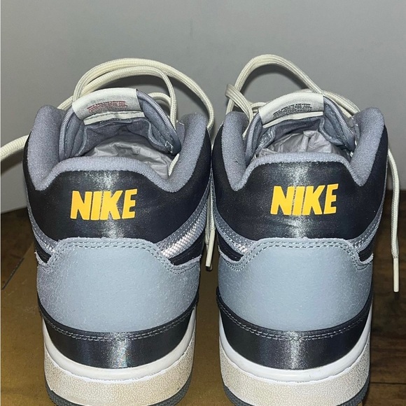 Nike shoes - Picture 3 of 6